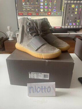 Yeezy 750 Grey Gum - Size 10.5